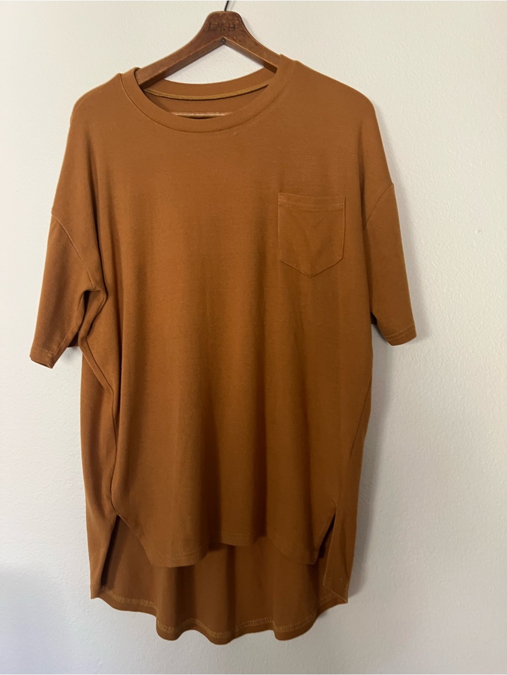 100% cotton High Low Burt Orange T-Shirt